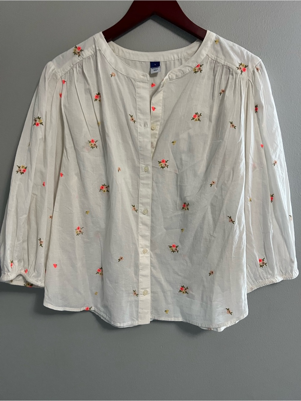 NWT Old Navy White Floral Button-Front Blouse with Pink and Green Embroidery